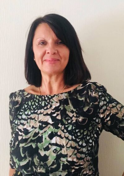 Nina, 58