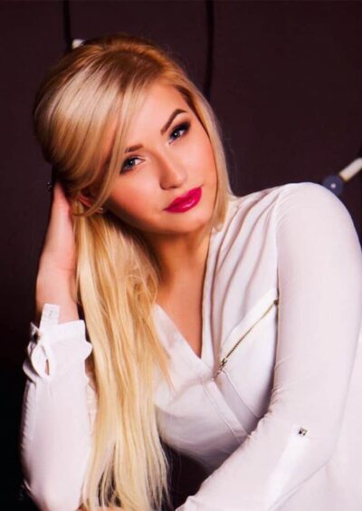 Alina, 28