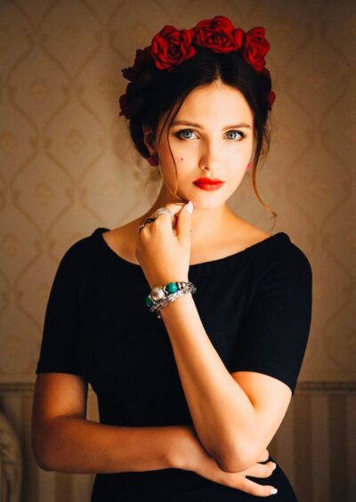 Anastasia, 28