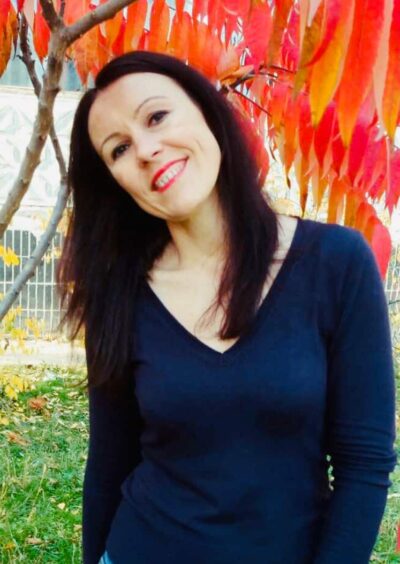 Elena, 37