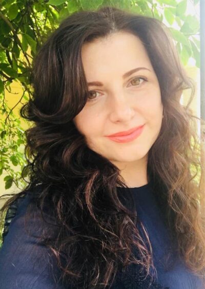 Elena, 39