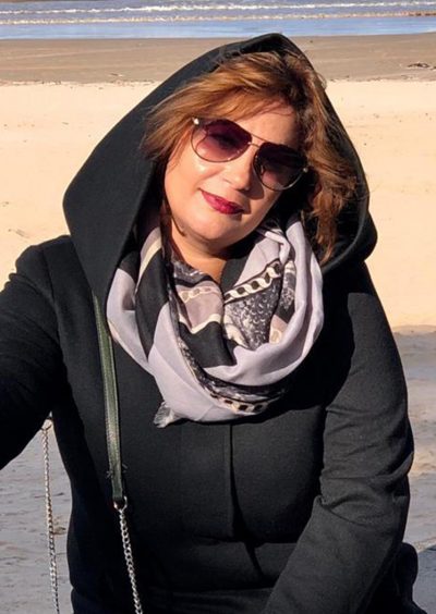 Zaneta, 38