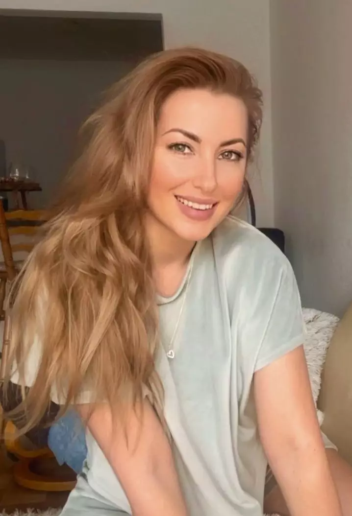 Viktoria, 42